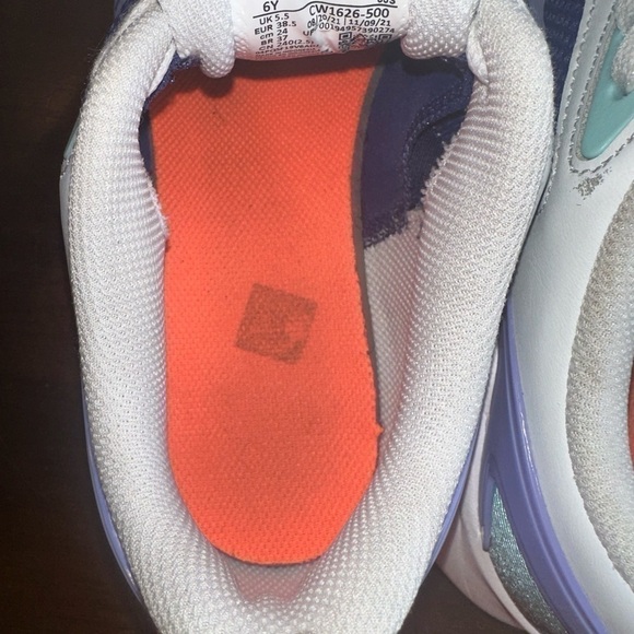 Nike Air Max Bolt Women’s Sneaker Dk Purple Dust/Light Thistle Size: 6Y - Picture 9 of 10